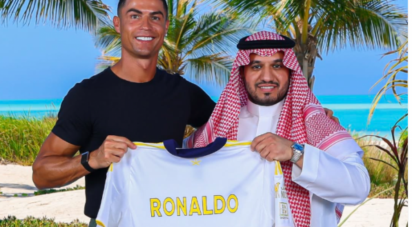 Cristiano Ronaldo renova com o Al-Nassr até 2027