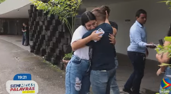 Imagem de suspeita no velório do pai