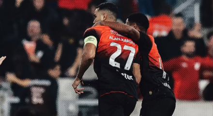 Rubro-Negro e Tigre venceram seus respectivos confrontos e ficaram próximos dos quatro primeiros colocados da Série B do Campeonato Brasileiro.
