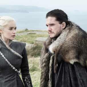 Jon Snow e Daenerys Targaryen, em cena de Game of Thrones