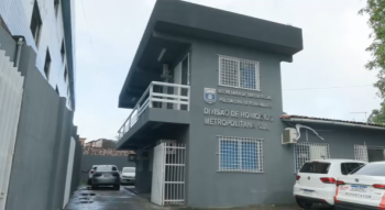 Jovem baleado em perseguição policial na Zona Sul do Recife presta depoimento