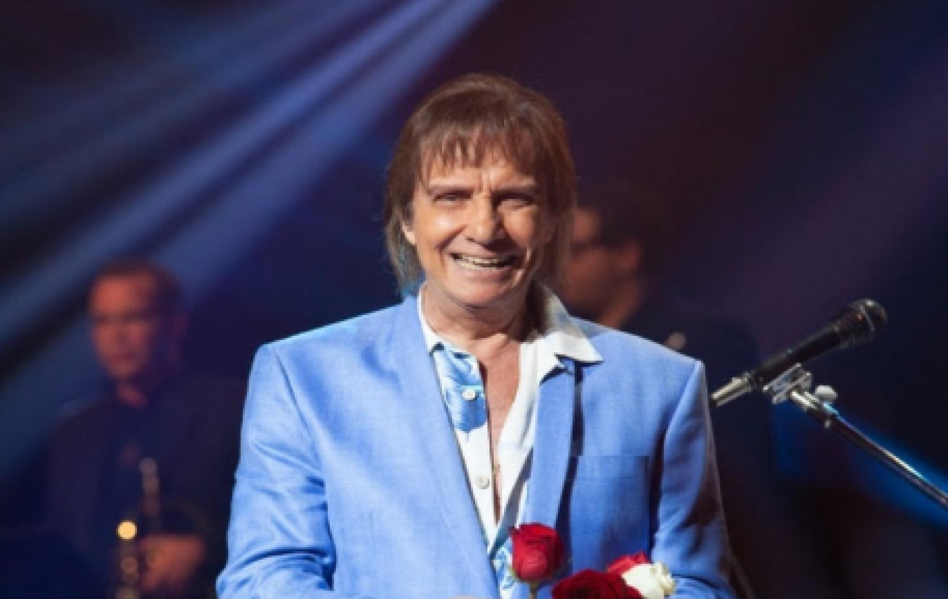 Roberto Carlos chega ao Recife com show 
