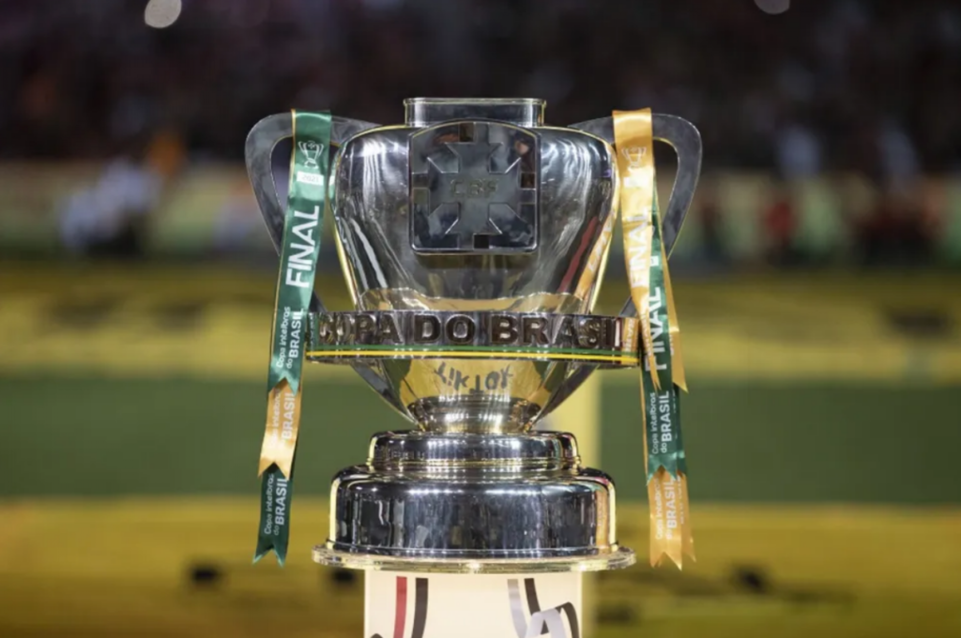 Corinthians pede troca de árbitro escalado para clássico contra o Palmeiras
