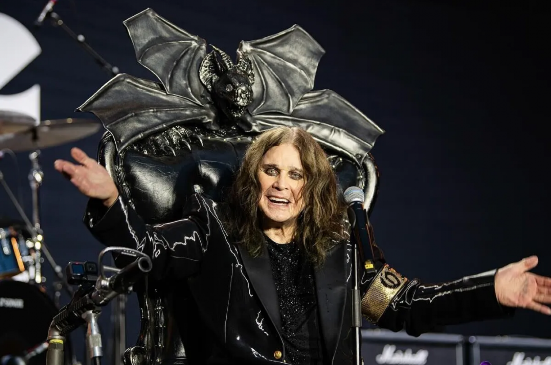 Causa da morte de Ozzy Osbourne é revelada após divulgação da certidão de óbito