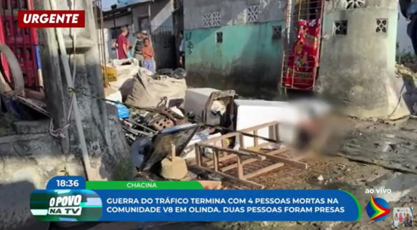 Imagem de rua após chacina, na comunidade do V8, em Olinda