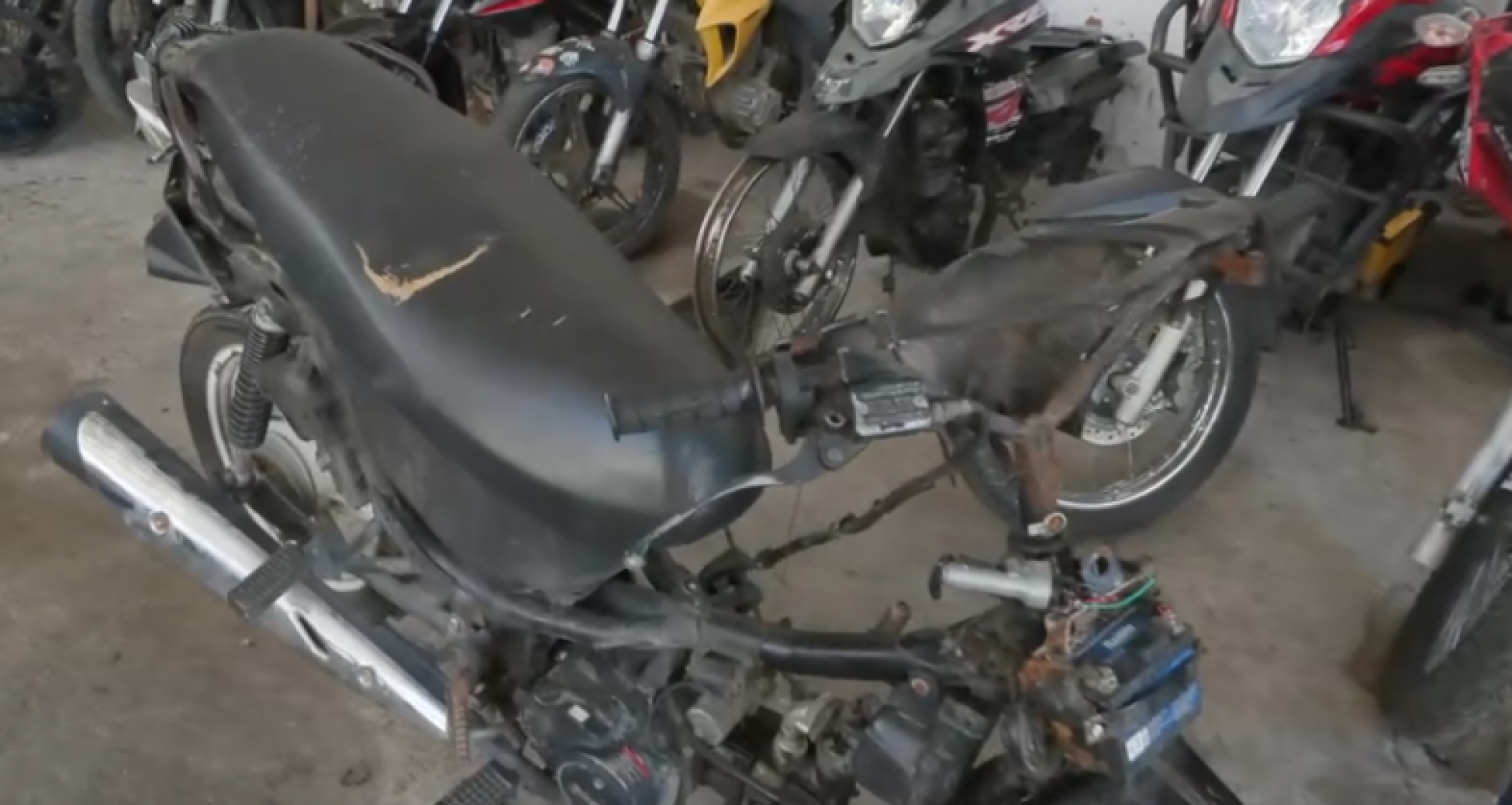 Empresário se prontifica a reformar motocicleta para vítima de assalto no Recife