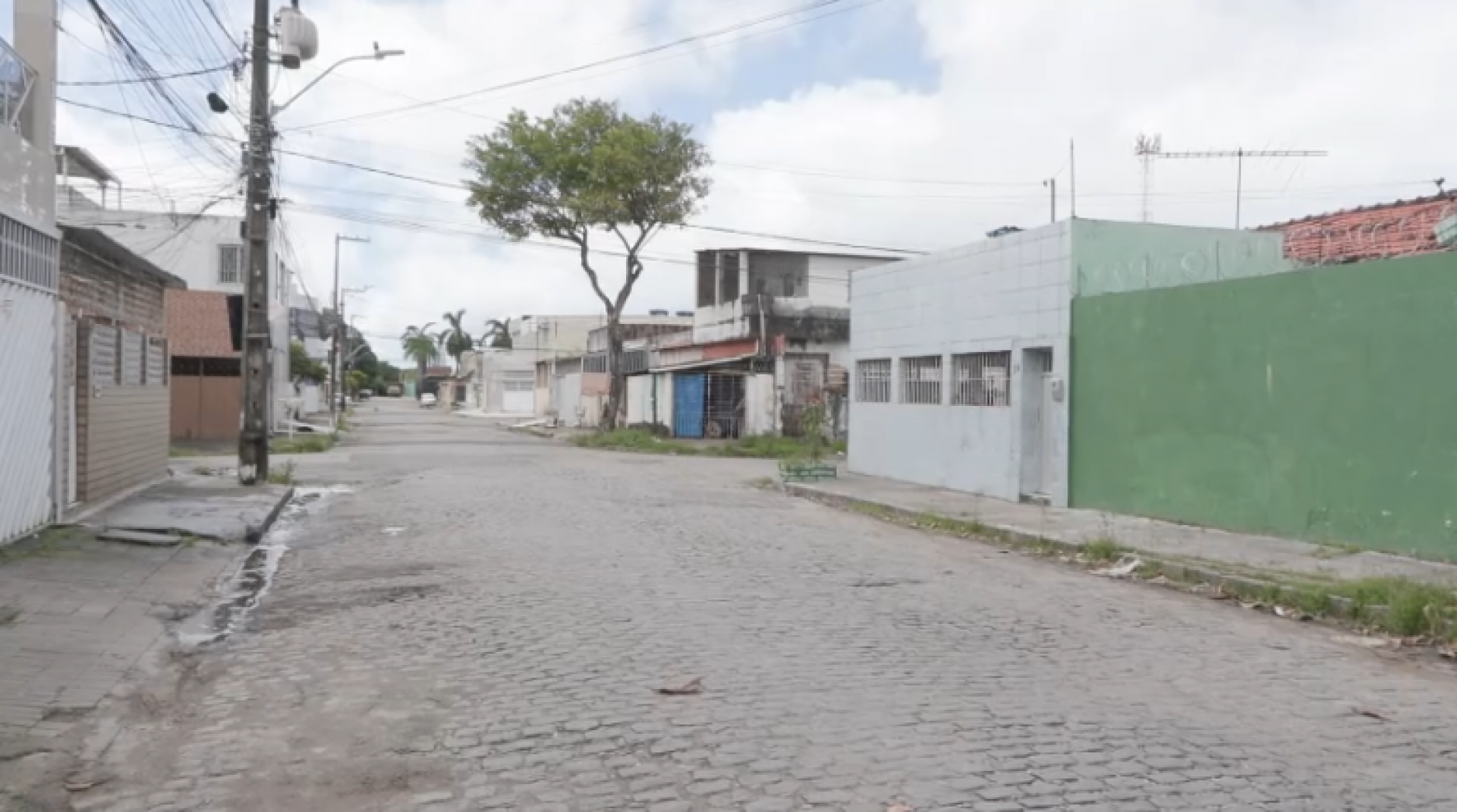 Homem de 22 anos morre após ser atingido por tiro durante perseguição na Zona Oeste do Recife