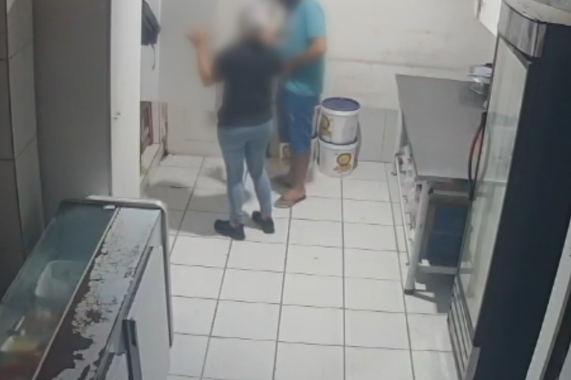 Câmeras de segurança que flagraram a ação