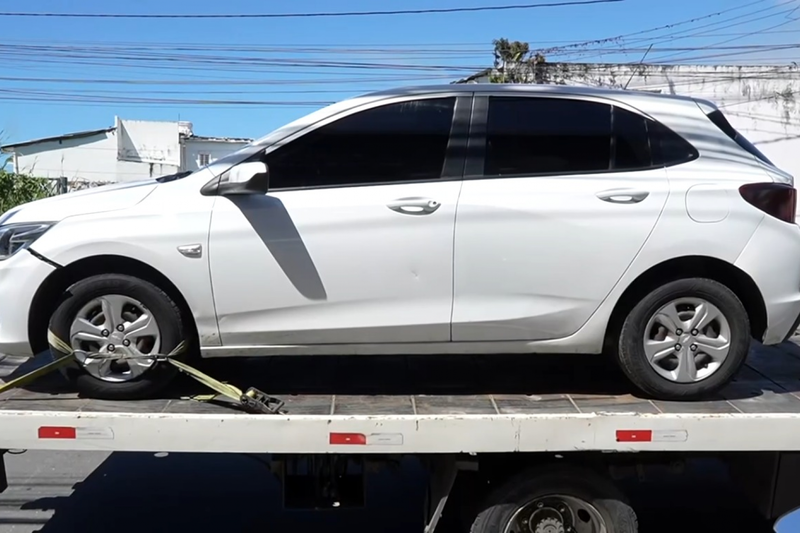 Carro recuperado pela vítima do roubo