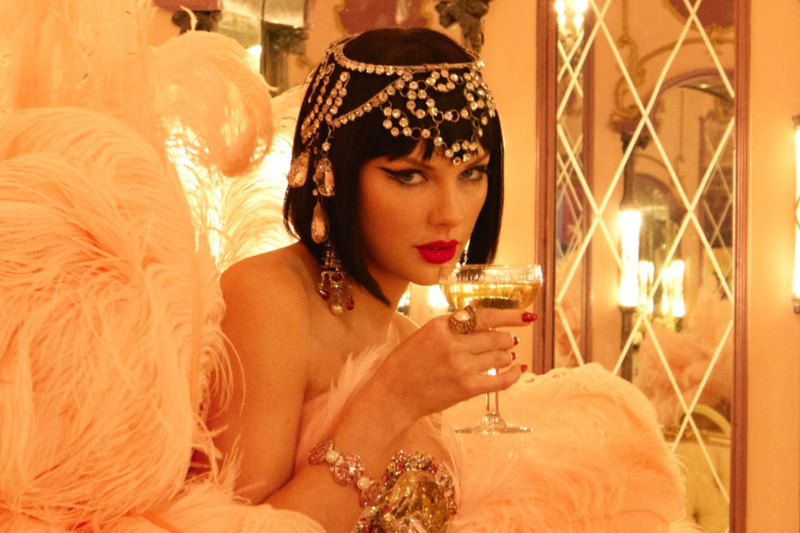 Taylor Swift para o álbum "The Life of aa Showgirl"