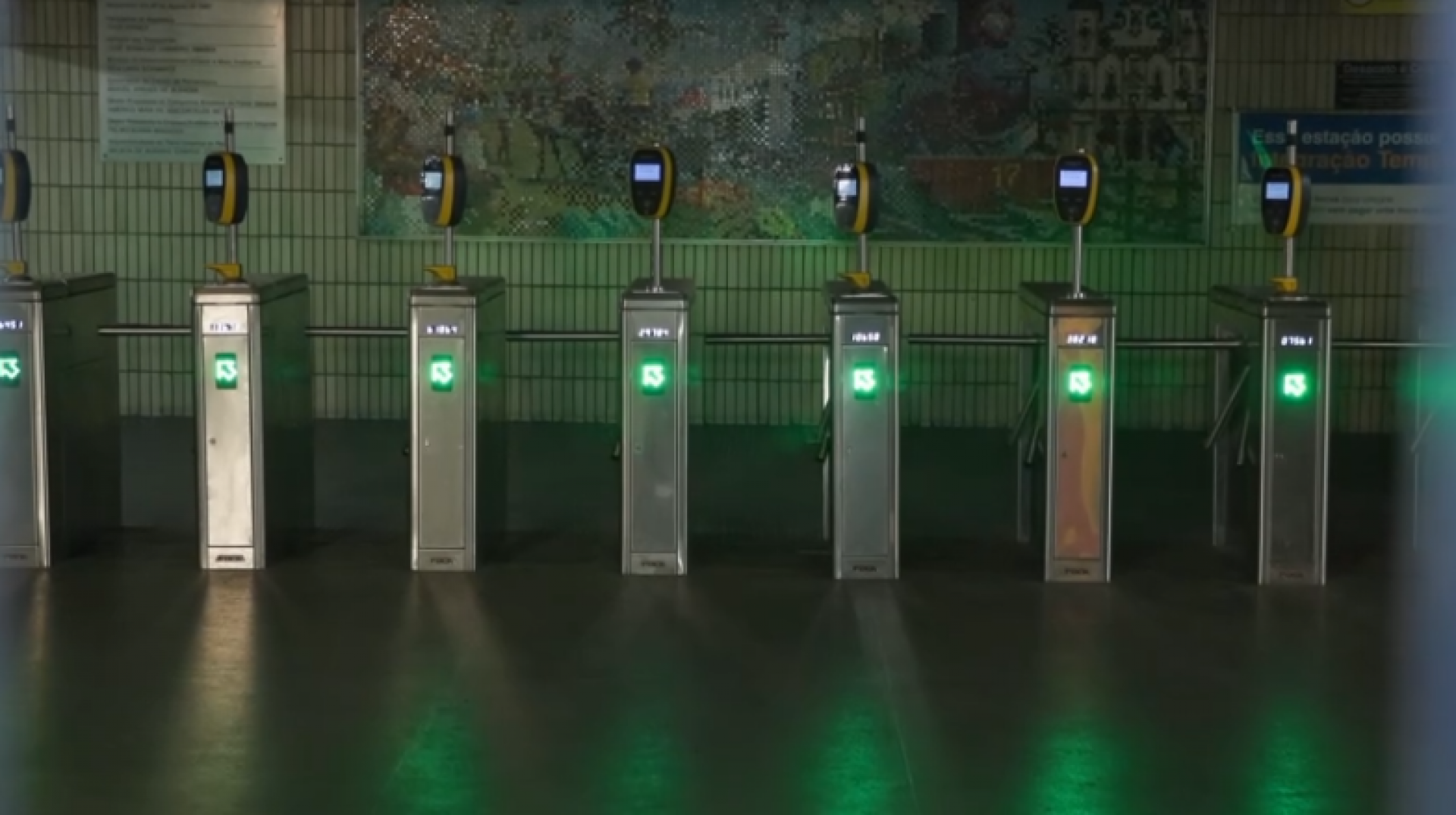 Paralisação dos metroviários causa caos no terminal de Jaboatão dos Guararapes