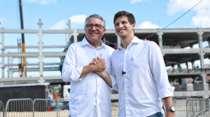 O ministro da Saúde, Alexandre Padilha, e o prefeito do Recife, João Campos