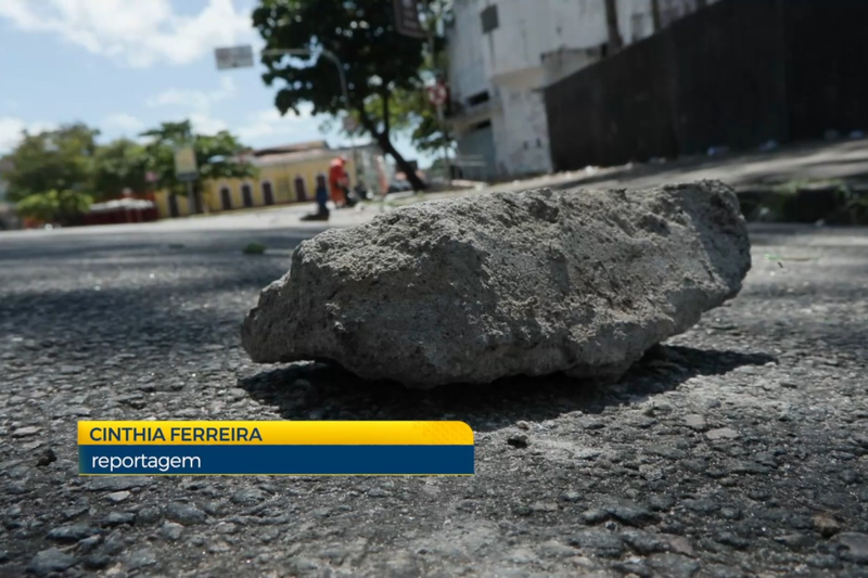 Pedra que o adolescente usou no ato