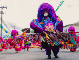 Maracatu Feminino Coração Nazareno leva aulas-espetáculo a escolas públicas de Pernambuco
