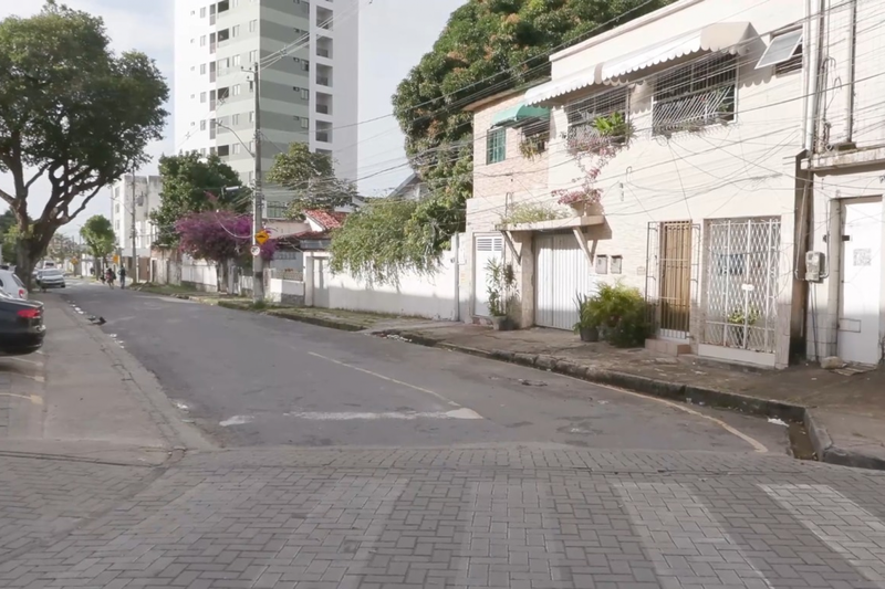 Rua Milton Ribeiro, em Campo Grande, no Recife