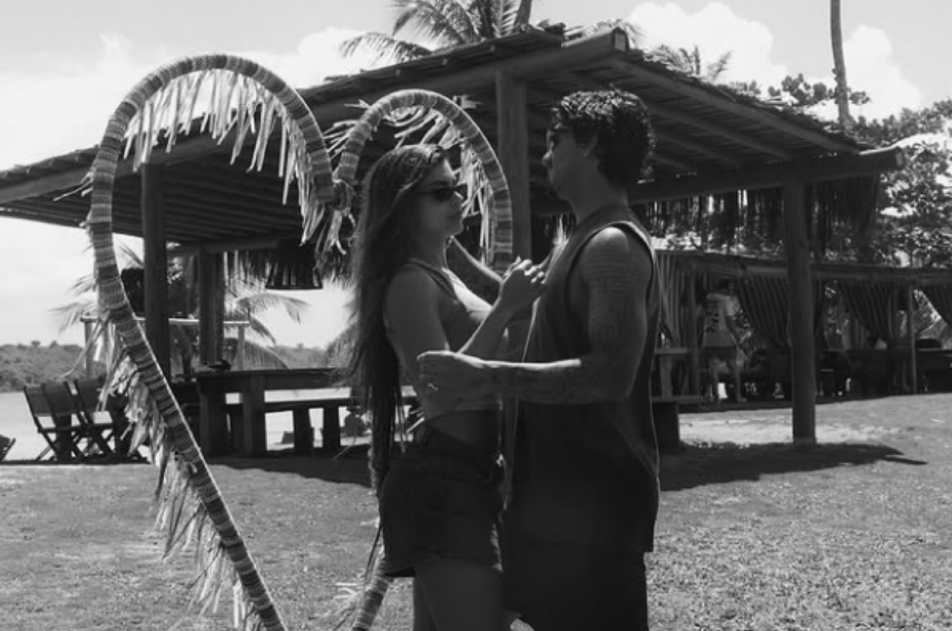 Assumiu! Gabriel Medina está namorado ex-noiva de Zé Felipe