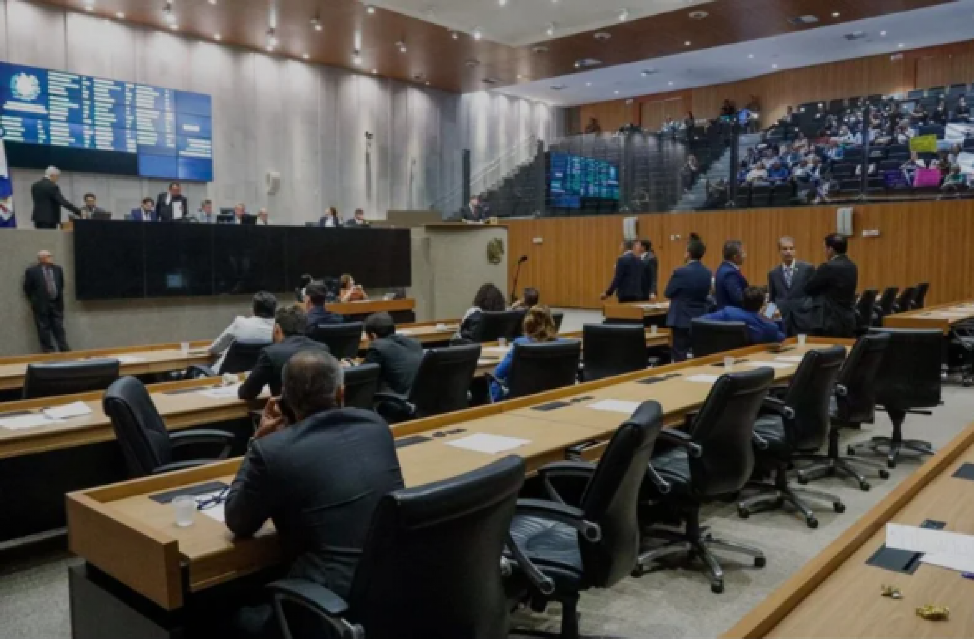 Alepe pode aprovar esta terça-feira empréstimos solicitados pela governadora