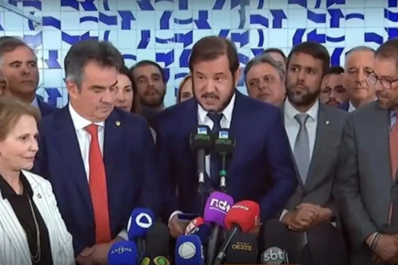 Lideranças da federação União Progressista, integrada pelo União Brasil e pelo PP, durante anuncio do rompimento nesta terça-feira (02) em Brasília