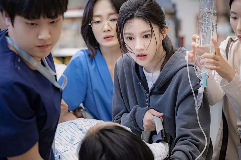 Imagem do dorama "Resident Playbook"