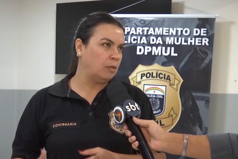 Mulher sofre violência doméstica e consegue pedir socorro à polícia