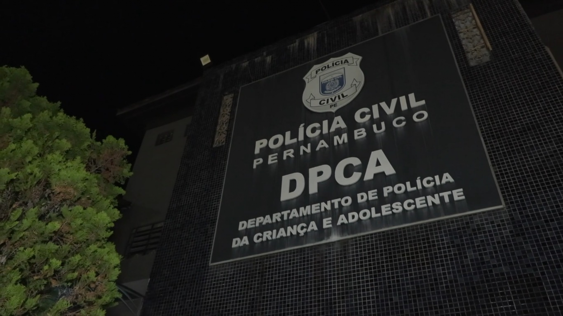Professor é acusado de agressão verbal e ameaça contra aluno
