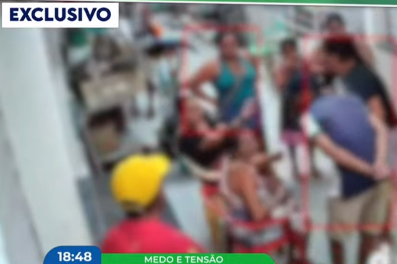 Imagem confusão entre família de adolescente e de criança
