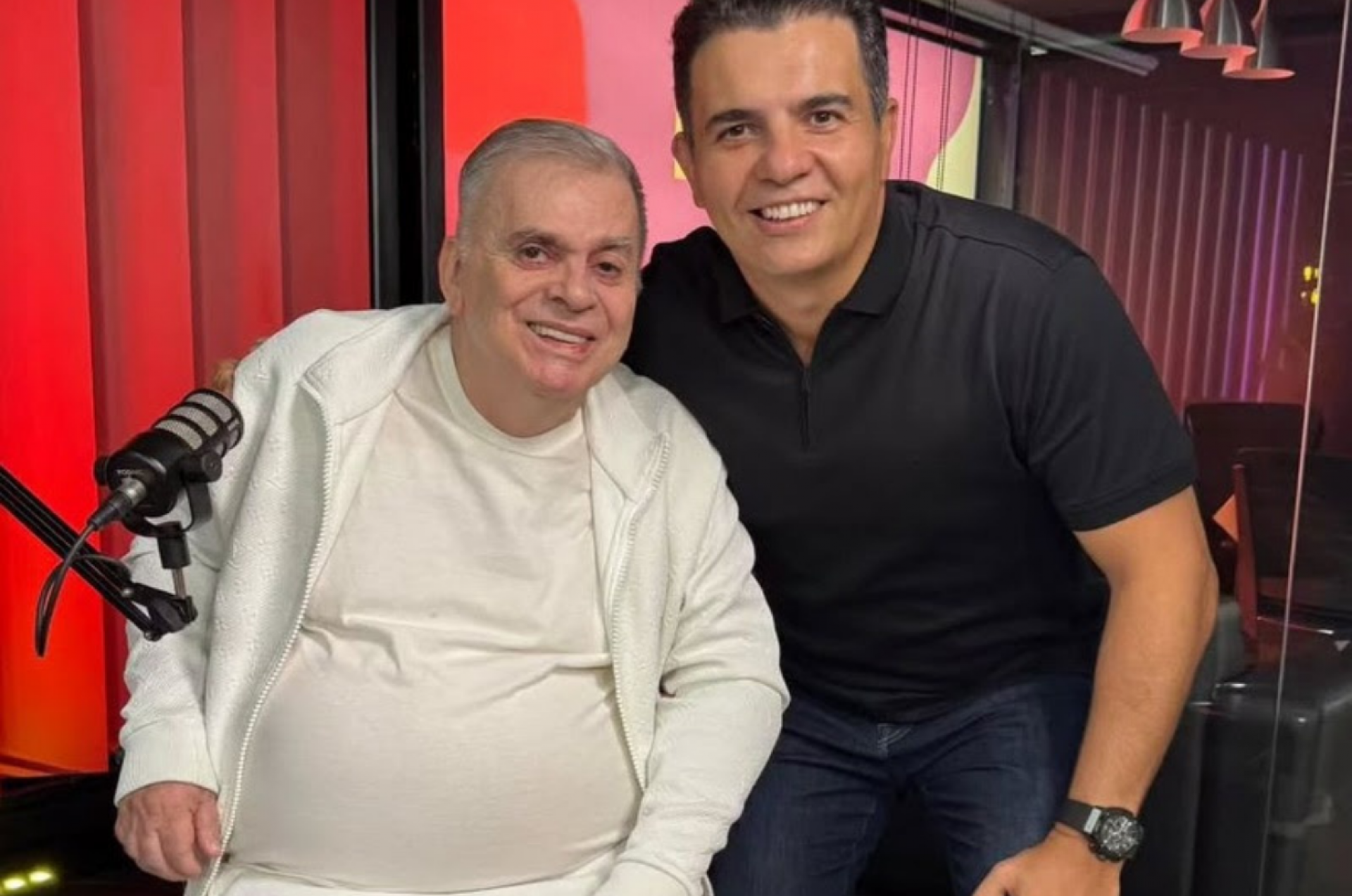 Walcyr Carrasco compartilha bastidores da carreira durante podcast: "Disciplina"