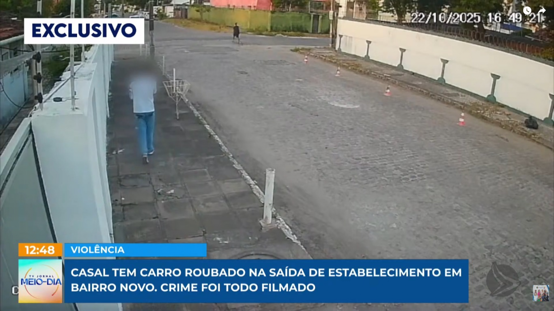 Casal tem carro e pertences roubados em Olinda