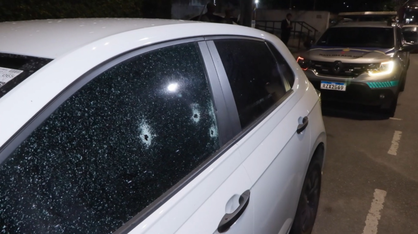 Imagens do carro que foi alvejado com tiros 