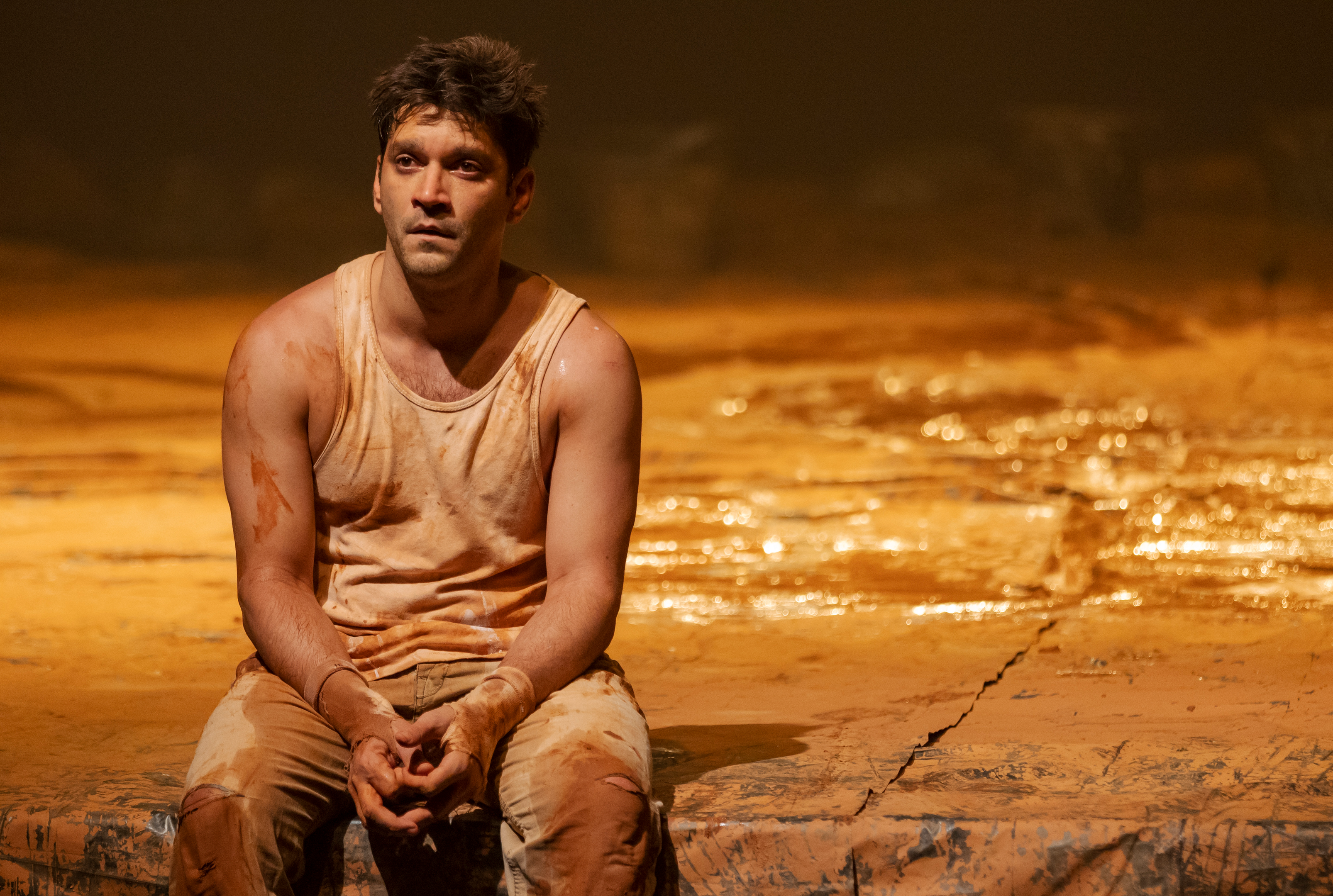 Peça 'Tom na Fazenda', com Armando Babaioff, cumpre nova temporada no Recife; veja detalhes