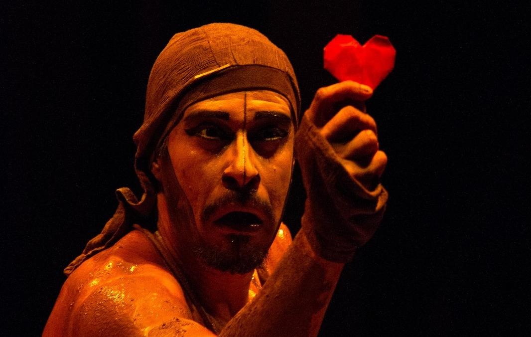 Espetáculo "O Açougueiro" celebra 10 anos e inicia circulação pelo Estado com apresentação no Recife e no interior