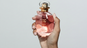 Imagem de perfume "L'eau Lily Soleil", do Boticário. 