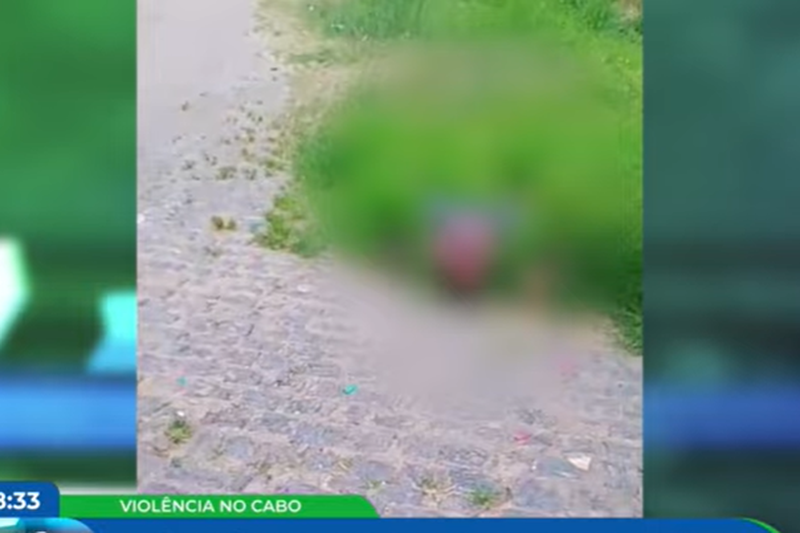 Imagem de homem atingido por tiros no bairro da Charneca, Cabo de Santo Agostinho