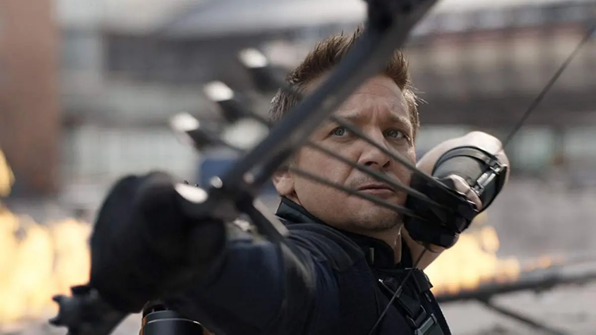 O ator Jeremy Renner, que interpreta o Gavi&atilde;o Arqueiro nos filmes da Marvel sofreu um acidente no dia 1&ordm; de janeiro