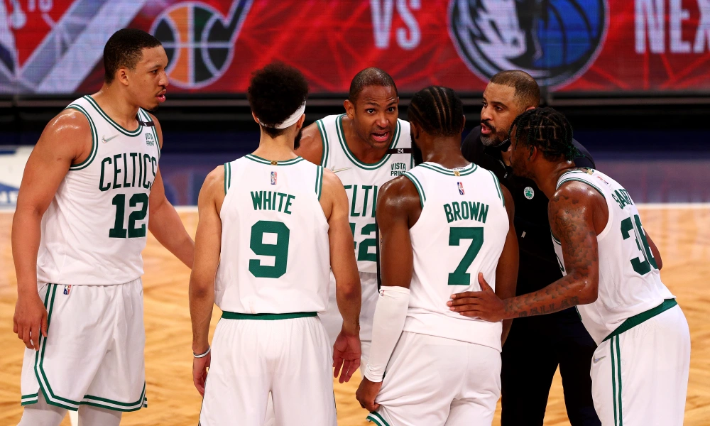 Celtics entra em quadra como favorito