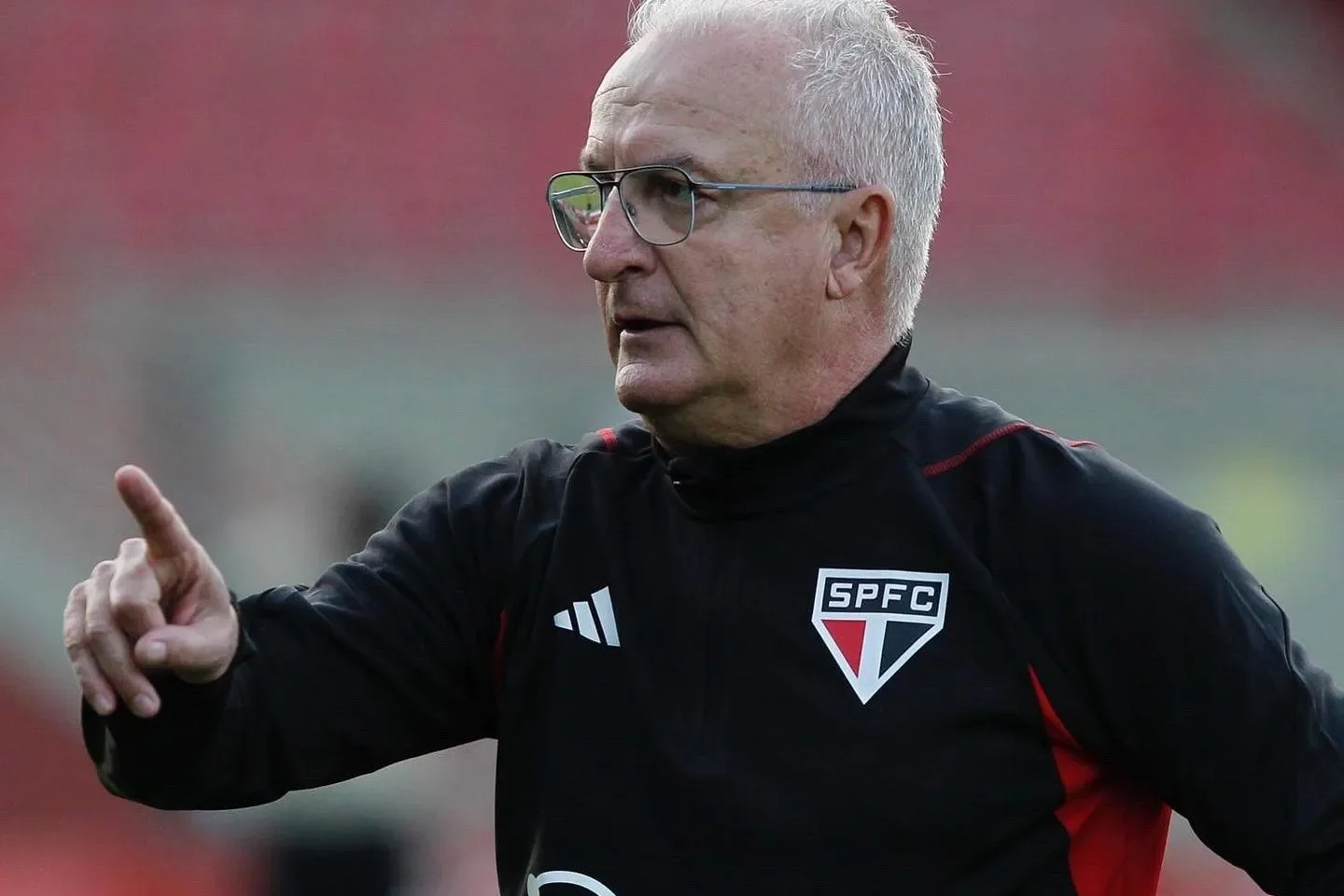 Dorival J&uacute;nior comanda o S&atilde;o Paulo diante da LDU em decis&atilde;o pela Sul-Americana