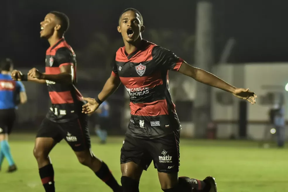 Campeonato Português: Assista ao vivo e de graça ao jogo Vitória