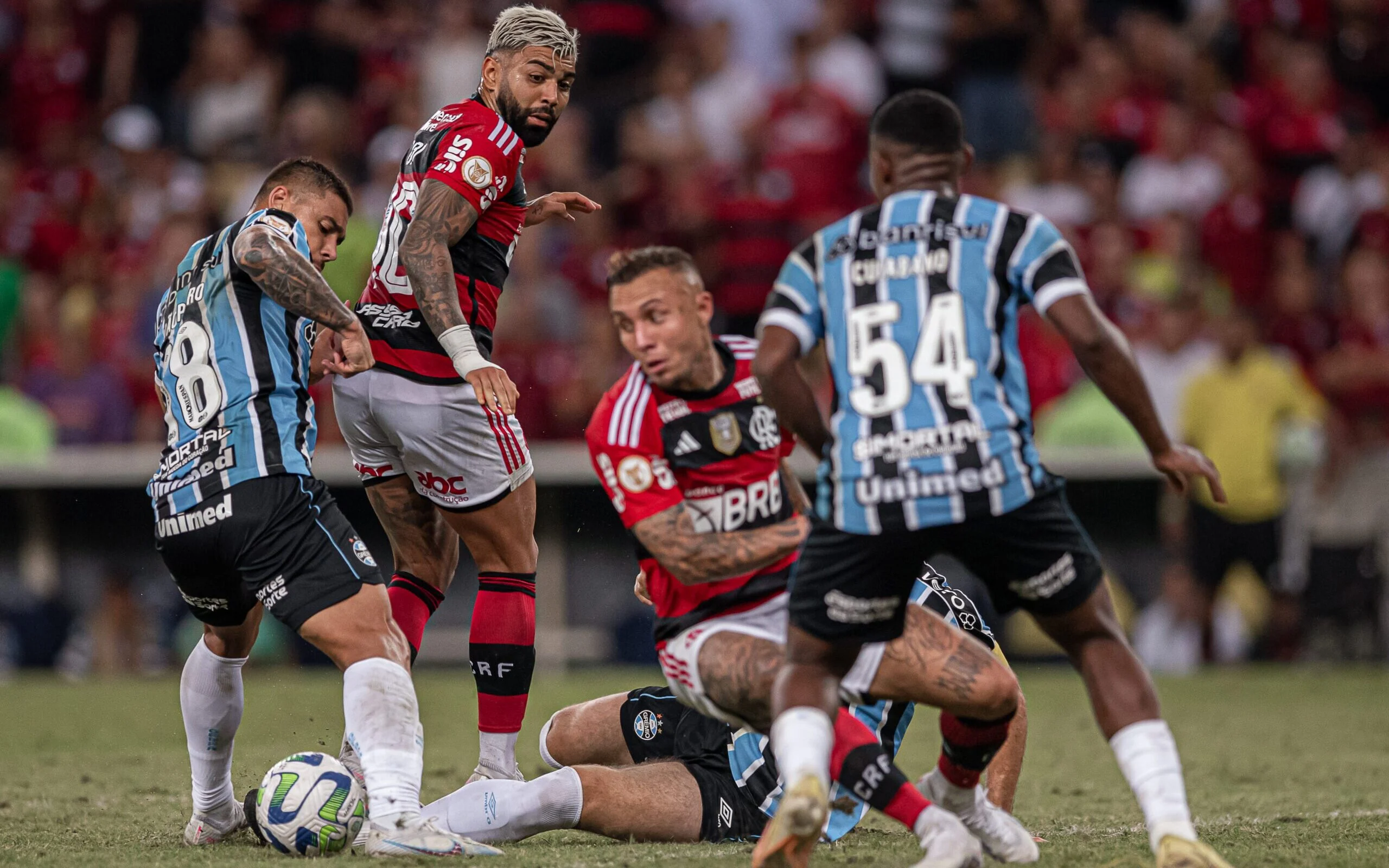 Flamengo e Gr&ecirc;mio decidem quem avan&ccedil;a para a final da Copa do Brasil