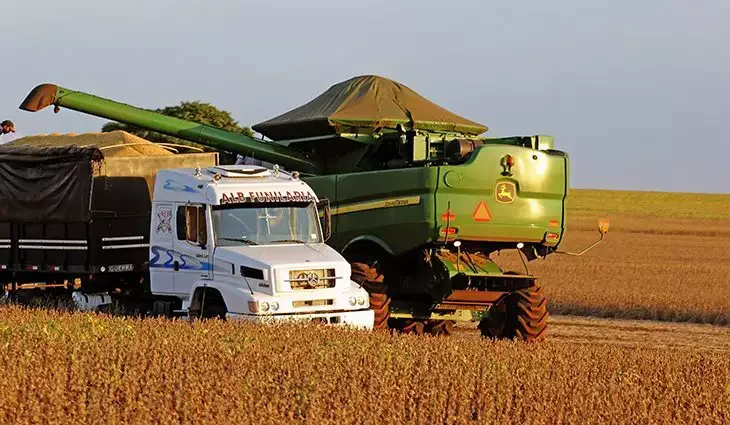 Colheitadeiras agrcolas que usam óleo disel como consbustível