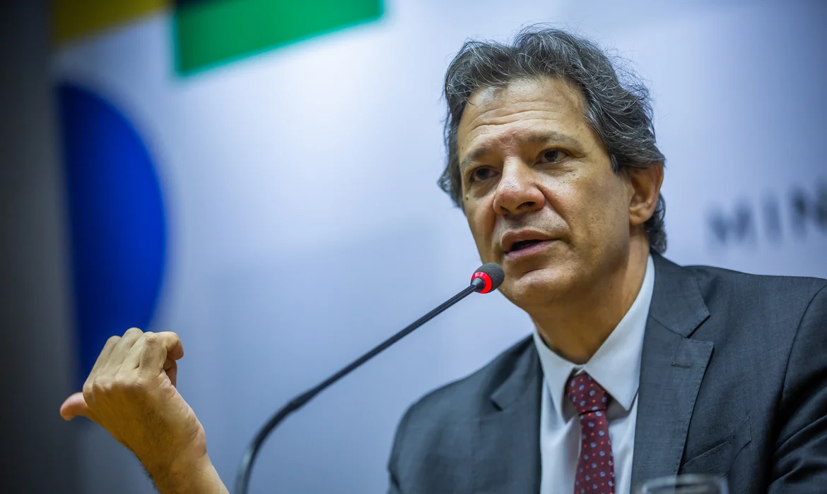  &quot;Estamos botando ordem no or&ccedil;amento&quot;, diz Haddad