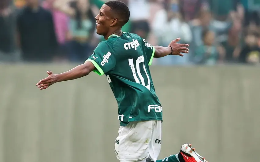 Aos 16 anos, Estevão é a nova promessa do Palmeiras