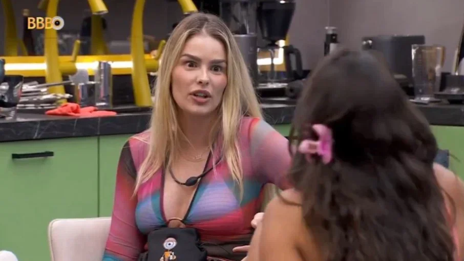 Yasmin Brunet e Vanessa Lopes conversam no BBB 24