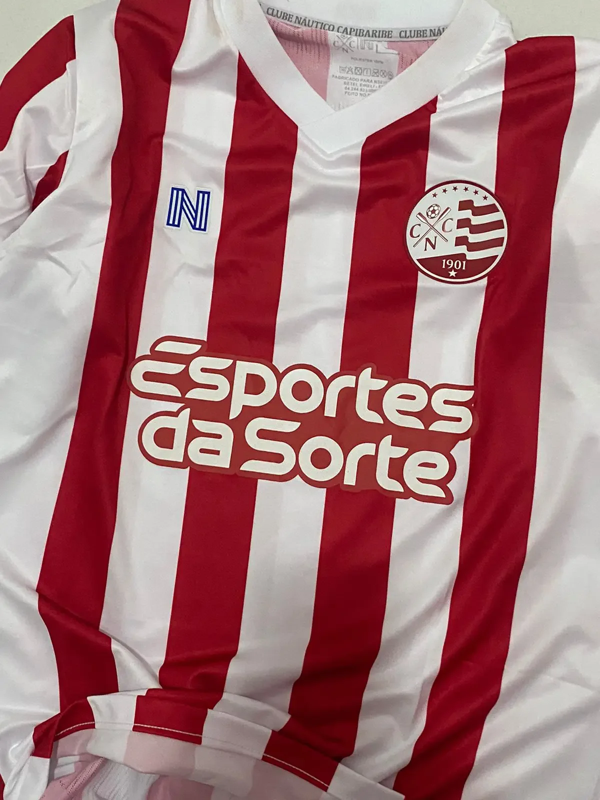 Imagem da camisa do Náutico com a marca do novo patrocinador master Reprodução