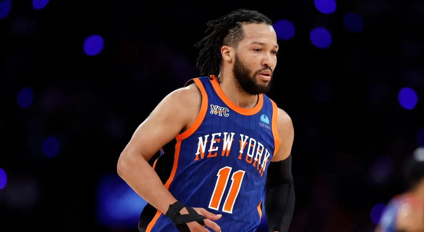 Imagem de Jalen Brunson, jogador do New York Knicks, em ação pela NBA