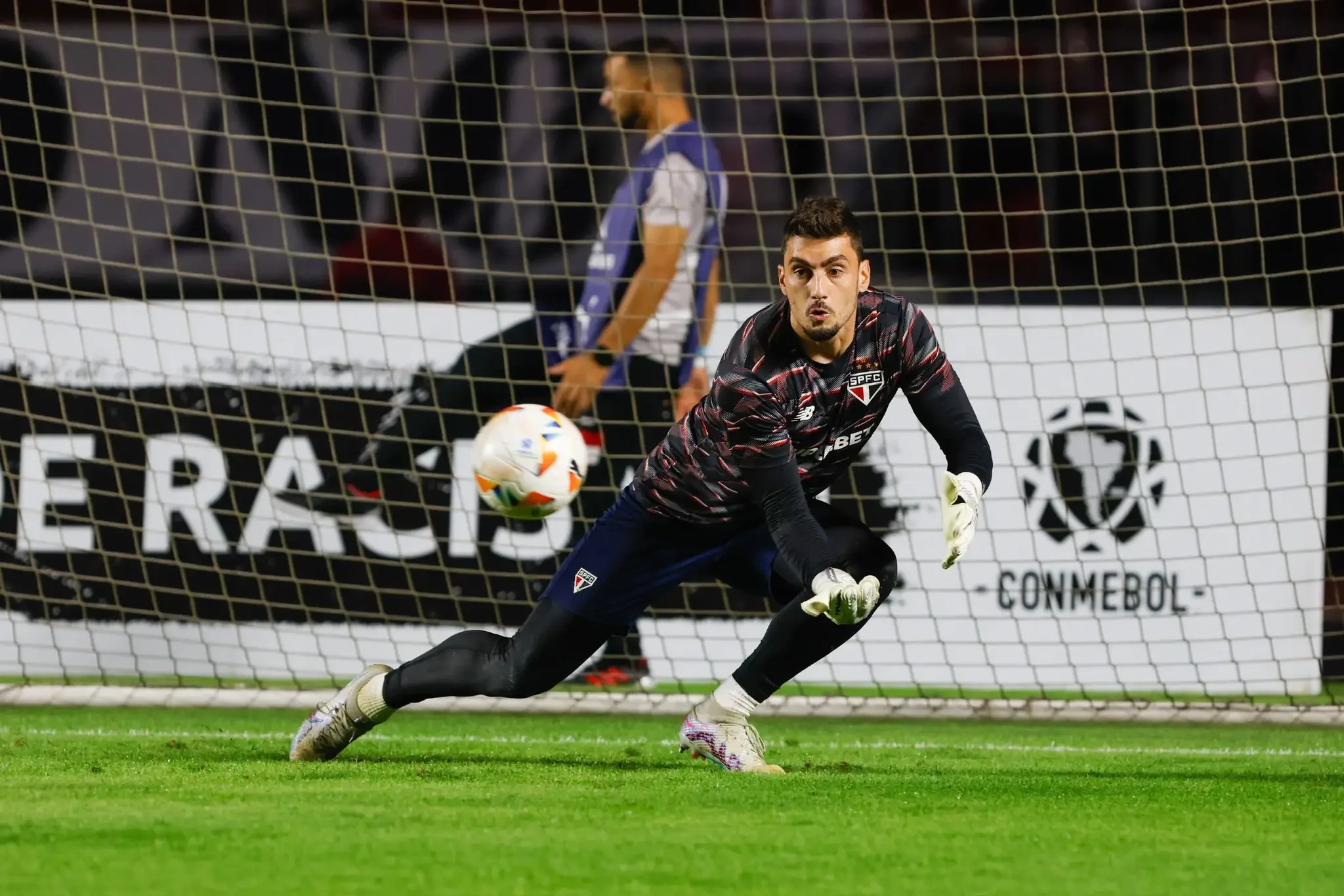 Imagem do goleiro Rafael, do S&atilde;o Paulo, que j&aacute; est&aacute; classificado na Libertadores