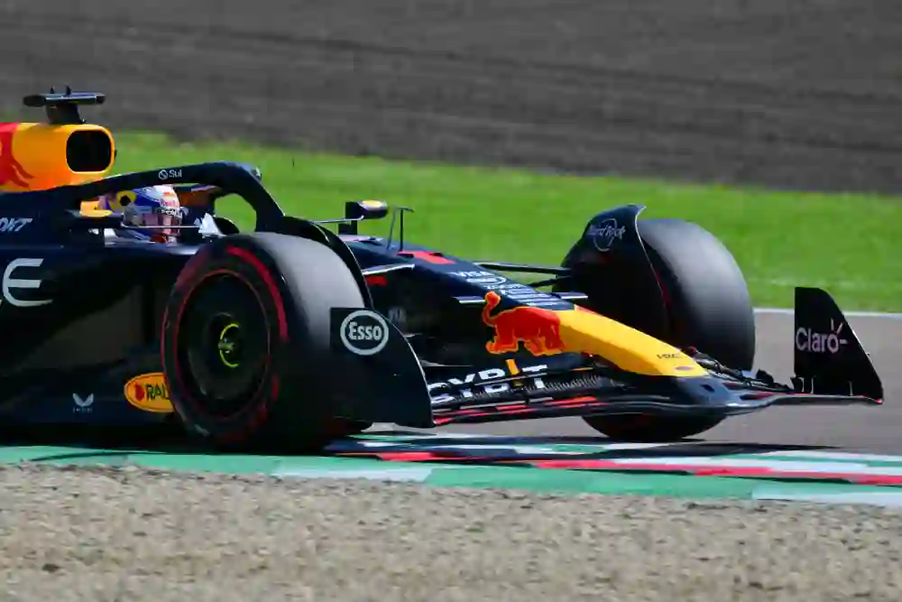 Max Verstappen lidera o campeonato de pilotos da F1