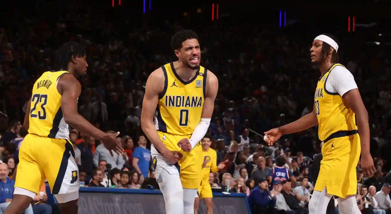 Imagem do time do Indiana Pacers comemorando vitória pela NBA