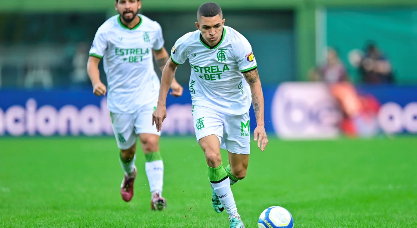 Jogadores do América-MG em partida