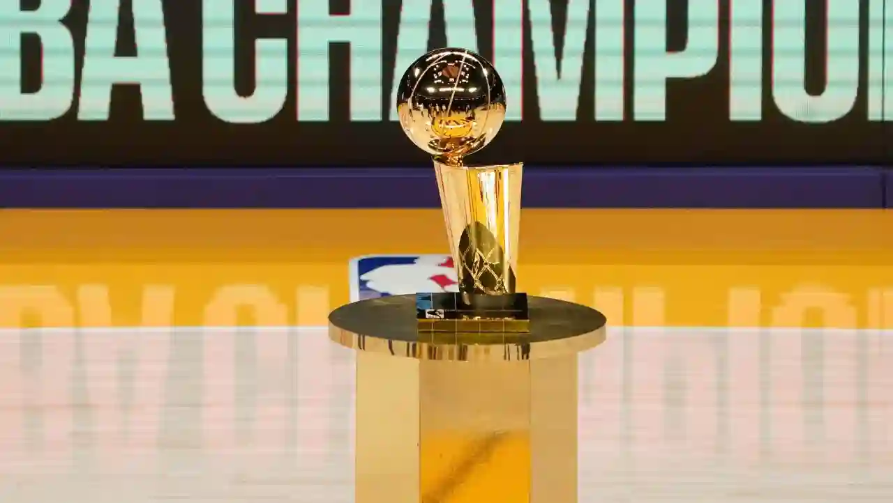 Imagem do troféu Larry O'Bryan, dado aos campeões da NBA