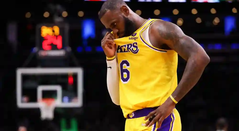 Imagem de LeBron James, do Los Angeles Lakers, em quadra pela NBA